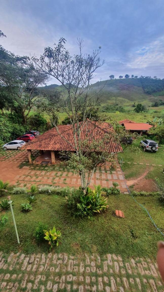 Pousada Chalés dos Montes Santana dos Montes Esterno foto