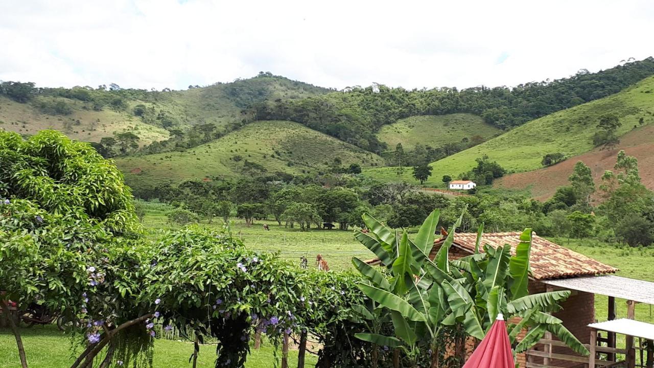 Pousada Chalés dos Montes Santana dos Montes Esterno foto