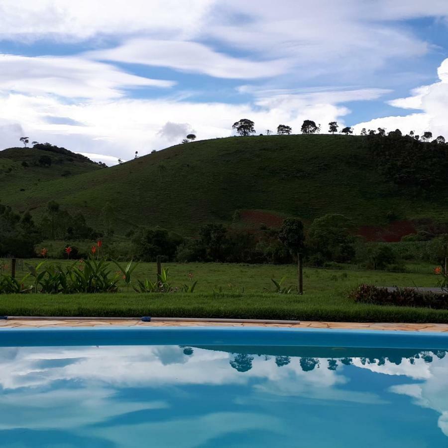 Pousada Chalés dos Montes Santana dos Montes Esterno foto