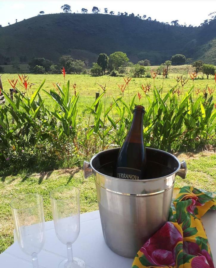 Pousada Chalés dos Montes Santana dos Montes Esterno foto